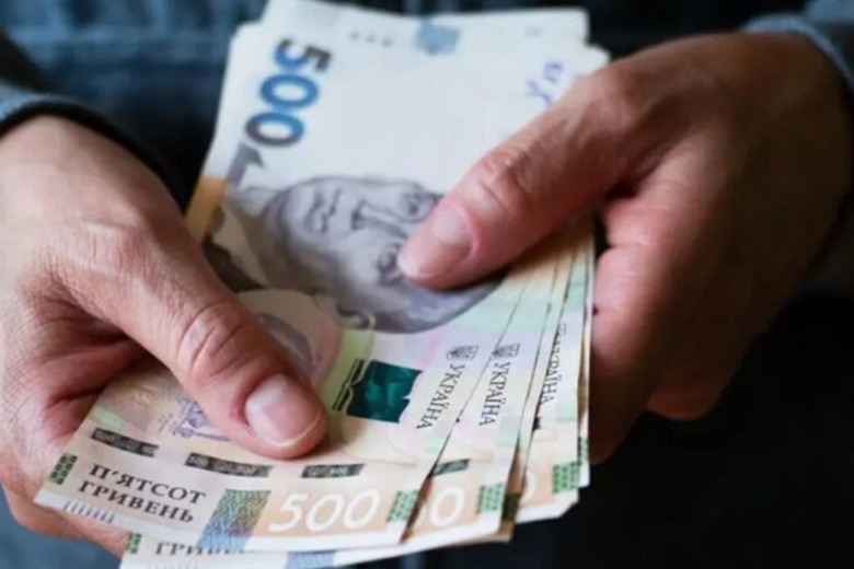 10 800 гривень. Нова грошова допомога для переселенців від благодійного фонду "Право на захист"