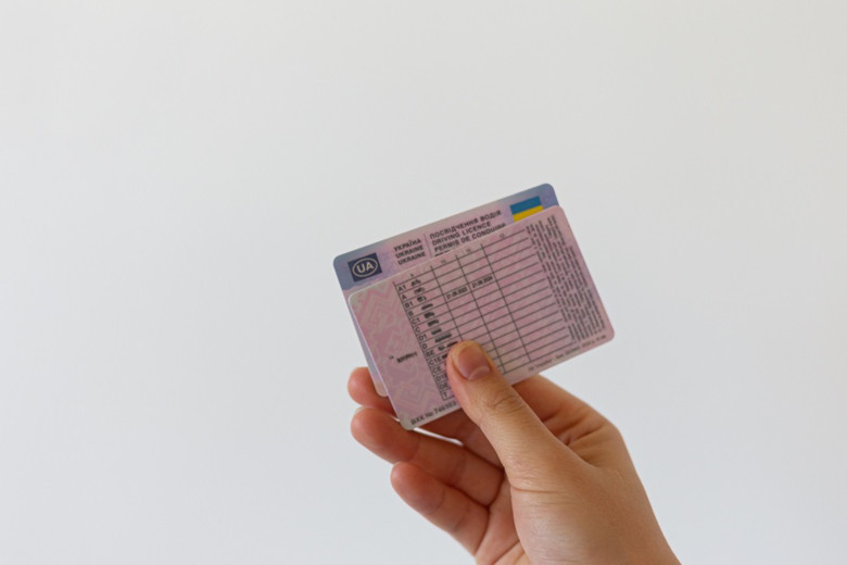 У Німеччині українці повинні зареєструвати свої авто: який штраф загрожуватиме порушникам?