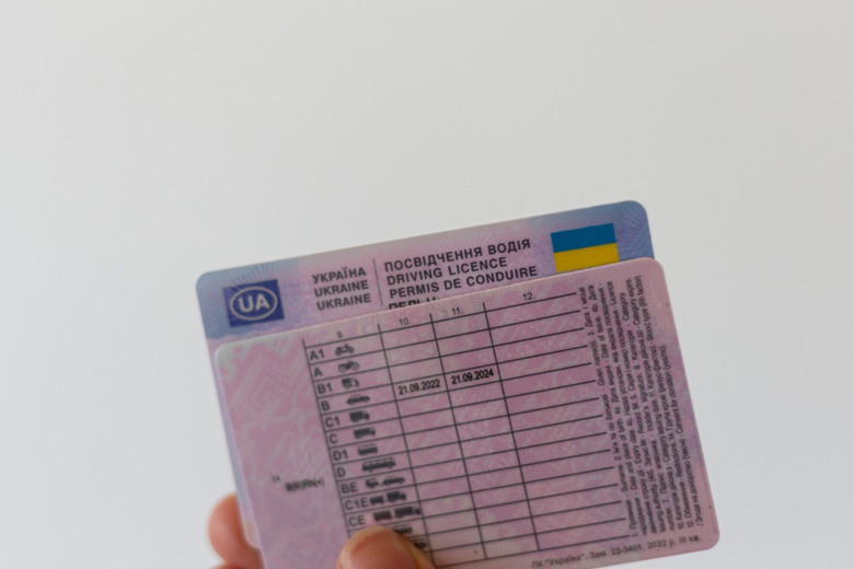 У 27 країнах світу. Як замовити доставку посвідчення водія за кордоном?