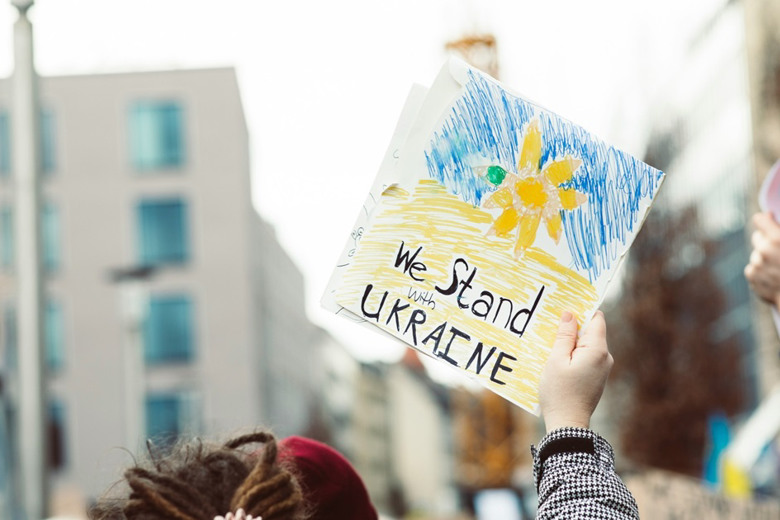 UFU Platform: як переселенцям отримати допомогу в Україні та за кордоном?