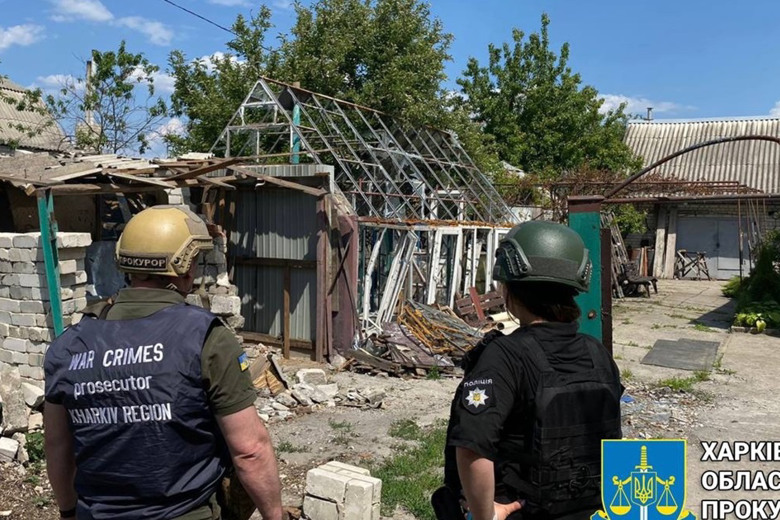У Вовчанську росіяни обстріляли автомобіль поліції під час евакуації: що відомо?