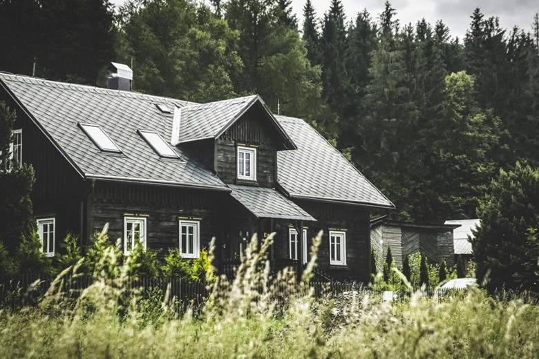 Неуспадковані будинки на Полтавщині передадуть переселенцям: деталі