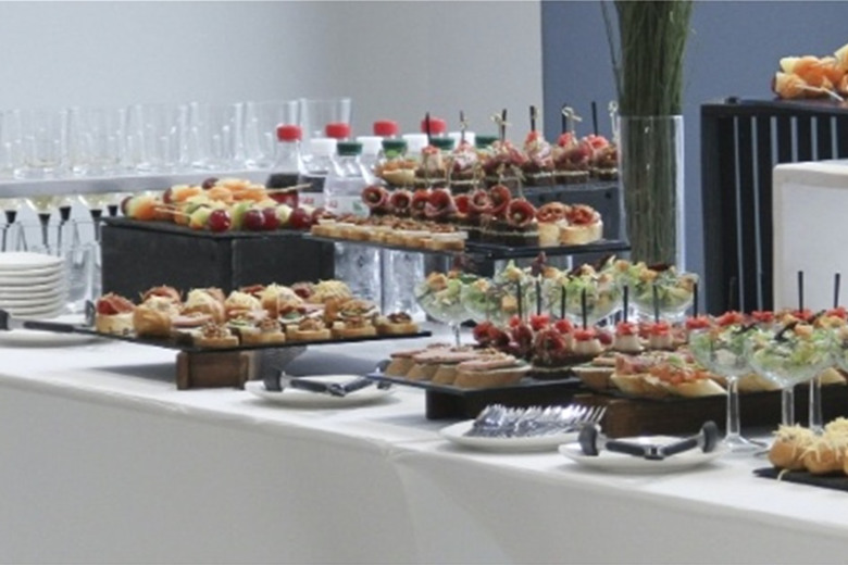 7 видів келихів, які потрібні для більшості заходів