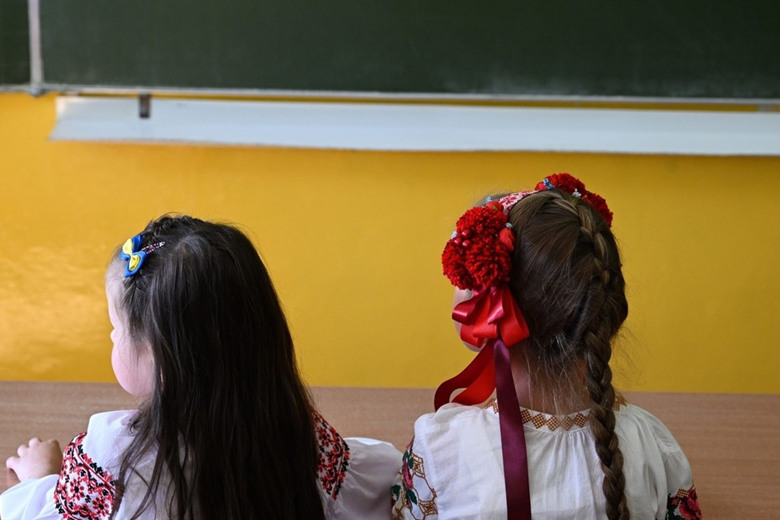 У гімназіях, університетах, початкових школах. Скільки дітей з України навчається у Польщі?