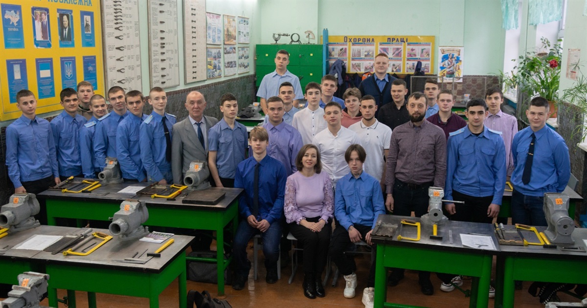 Поетичні вітання від студентів Жмеринського ВПУ: відео