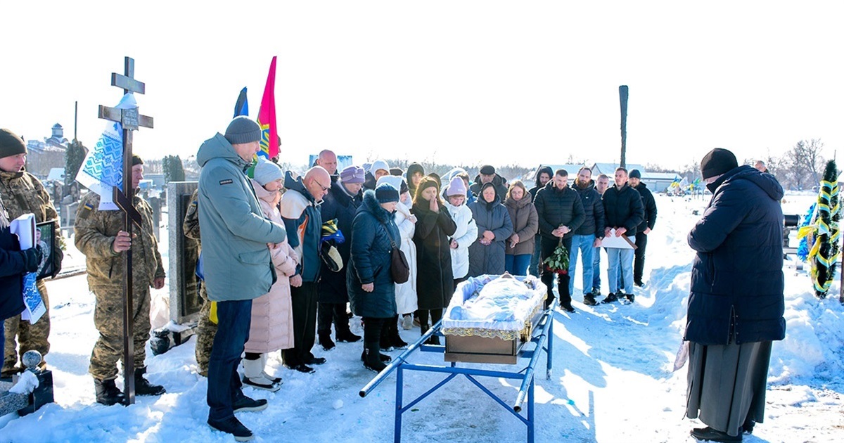 Робив усе, щоб ворог не пройшов - у Кагарлику провели в останню дорогу Володимира Дєговцева