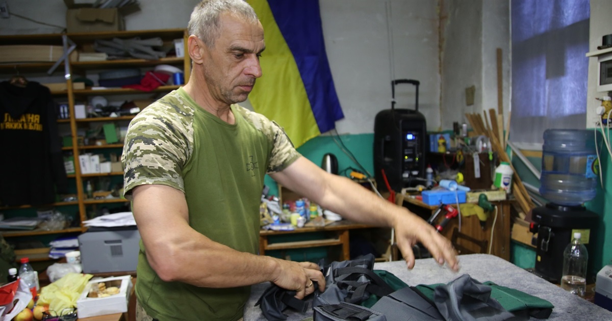 Тактичний одяг натівського зразка шиють у Покровську. Родина підприємців і самі стали бійцями