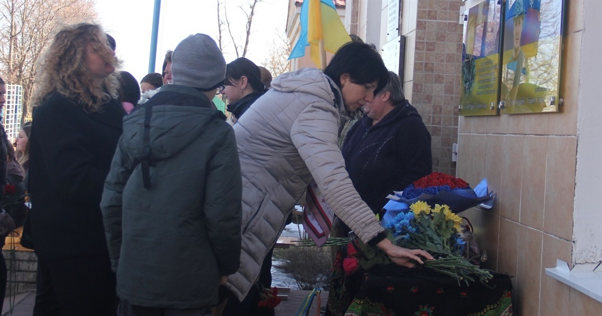 В Іванівській громаді увічнили пам’ять полеглого на війні з росією воїна-земляка