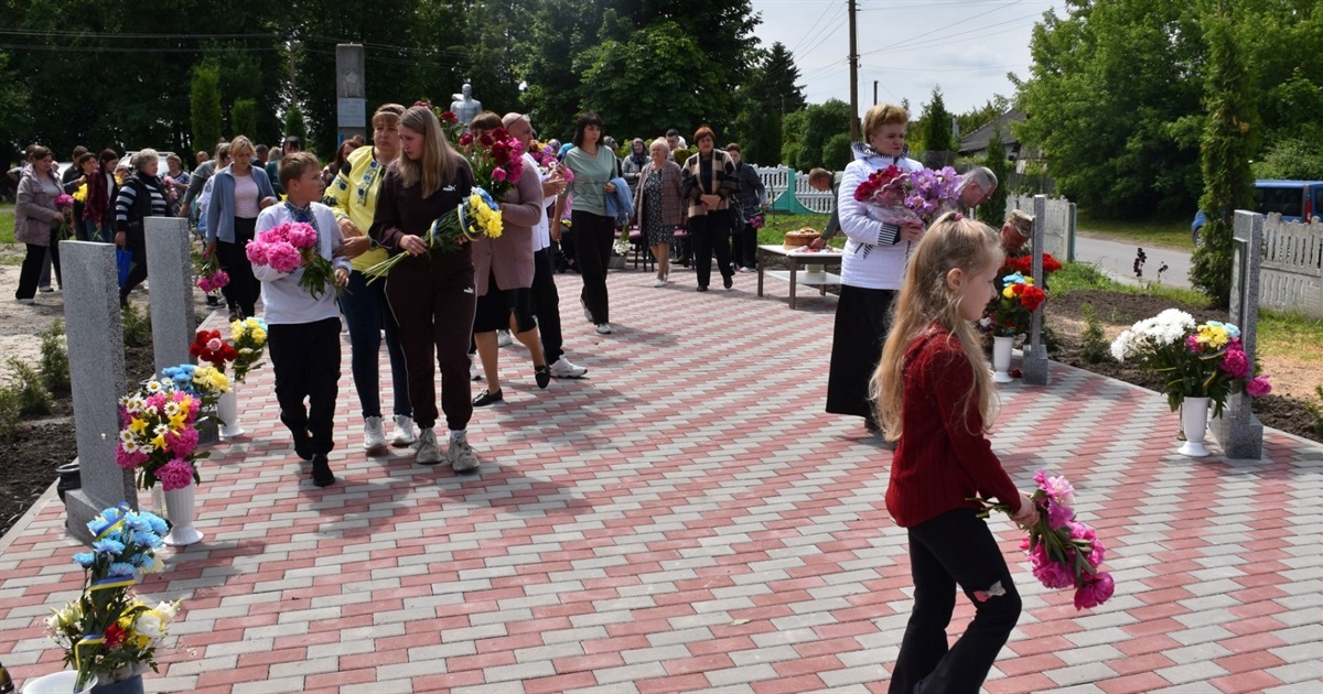 Пам’ять про тих, хто не повернувся: у Григорівці відкрили Алею Героїв