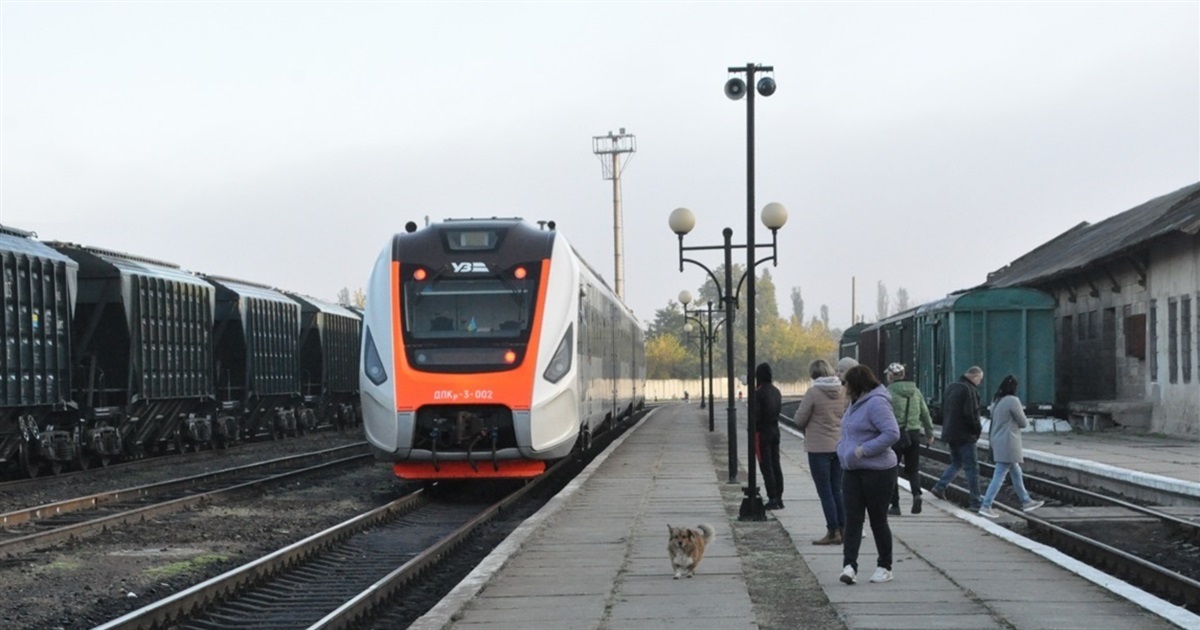 Два тижні не курсуватиме популярний серед чортків’ян потяг Львів – Чернівці