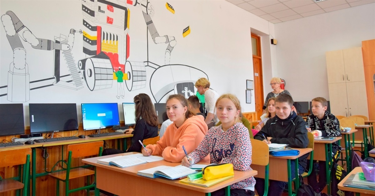25 жовтня учні Жмеринської громади повернуться за шкільні парти після осінніх канікул