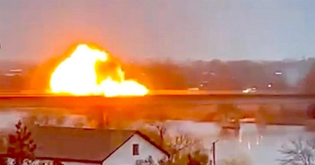 Через атаку та влучання шахеду по мосту в Маяках загинула жінка, а її троє дітей постраждали (відео)