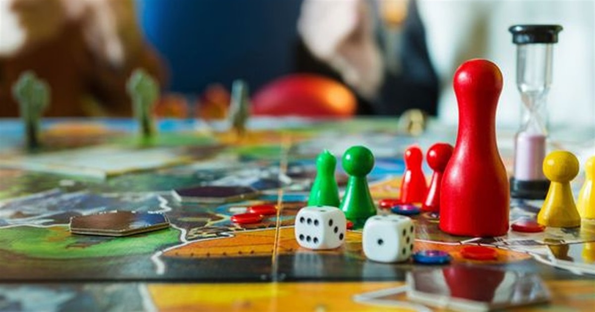 ТОП-5 настільних ігор для всієї родини під час блекаутів