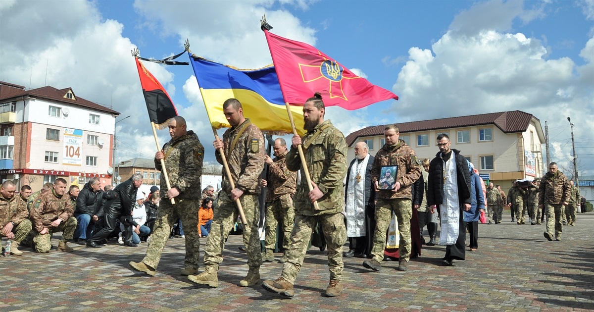 У Сарнах попрощалися із добровольцем Ігорем Євтушком