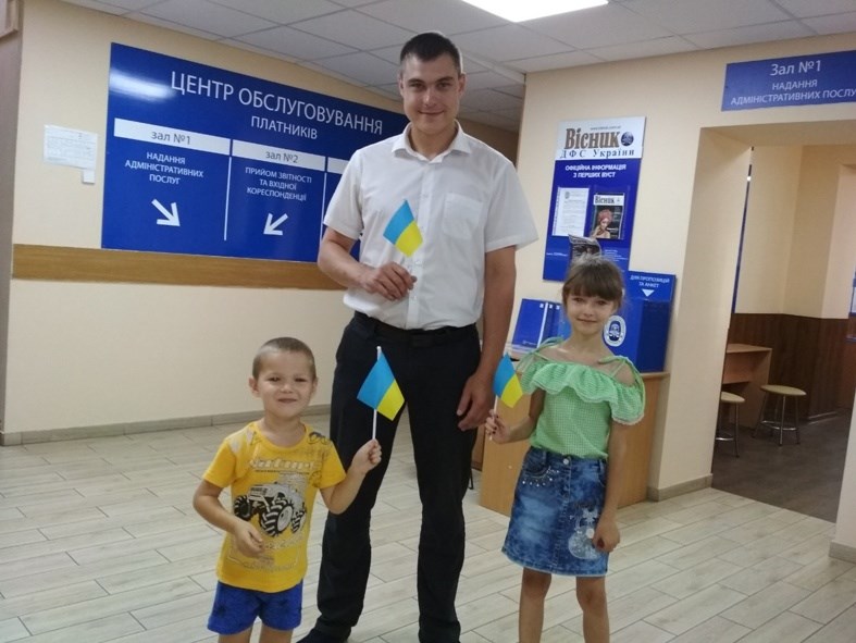 Флешмоб до свят від податківців