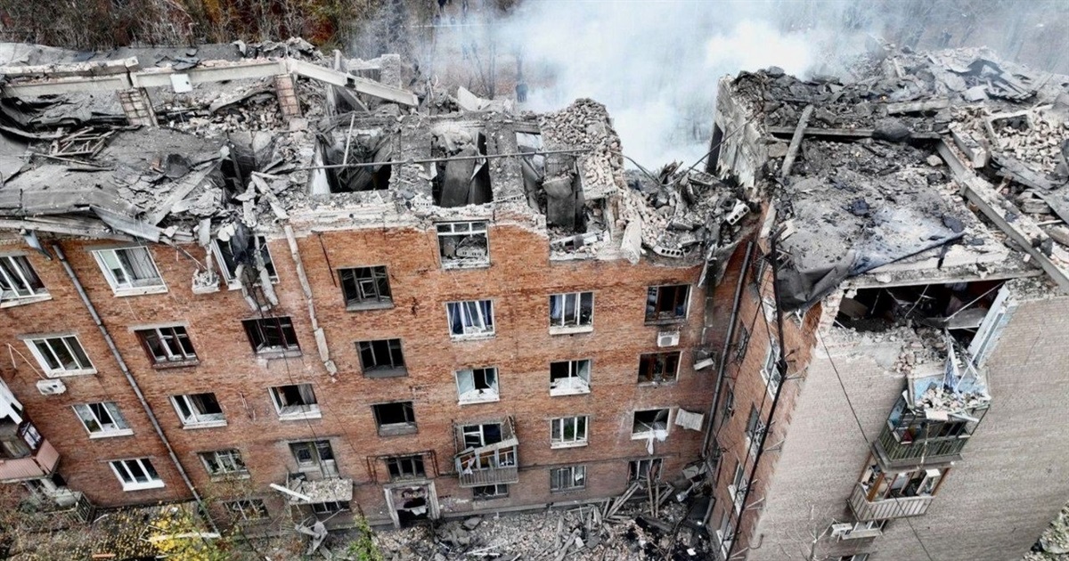 Ворог атакував Запоріжжя і Миколаїв дронами, а по Кривому Рогу ударив ракетою: загинули люди