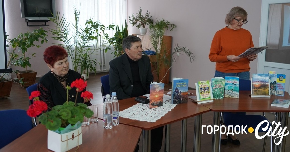 Микола Думний презентував збірку поезій про полеглих захисників із Клинового