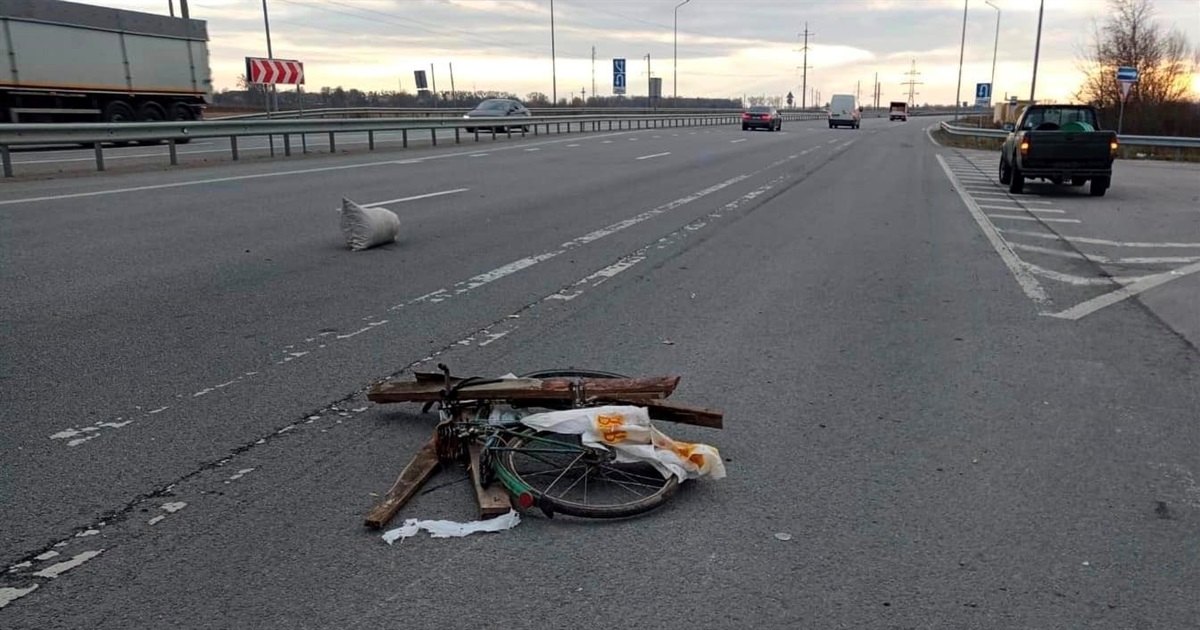 У ДТП загинув велосипедист — він переходив дорогу по пішохідному переходу із велосипедом у руках