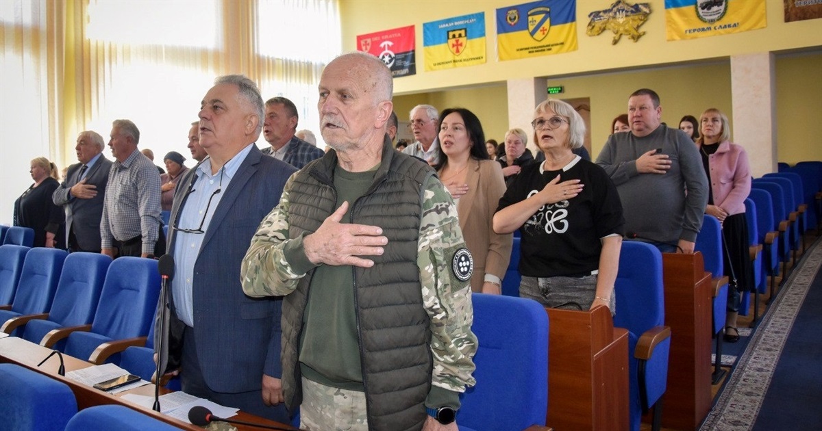 Сесія райради: вшанування Героїв, підготовка до зими, допомога від Литви та новий депутат