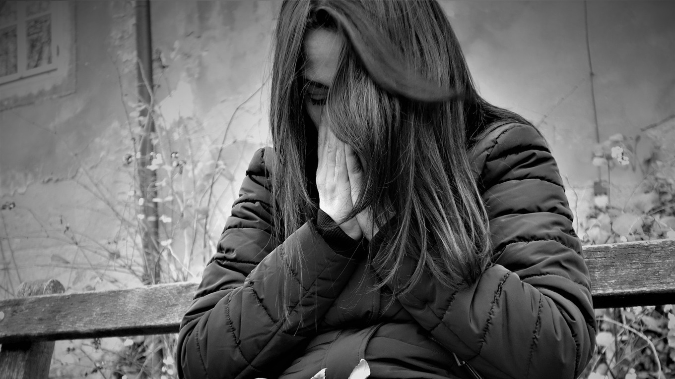 Наркотики, побої, в’язниця, СНІД. Багатодітна мати на Менщині бореться з важкою хворобою