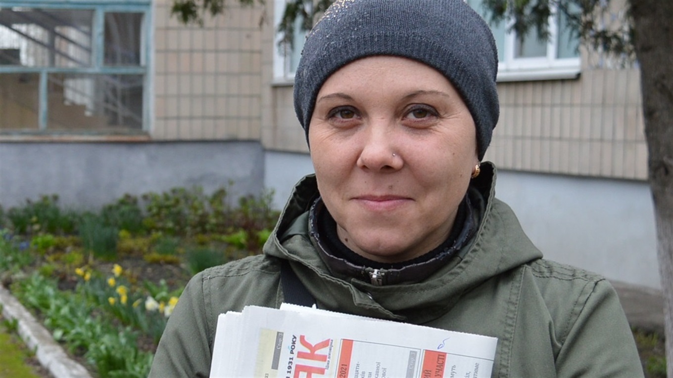 Пенсіонерів змушують перейти на обслуговування у банках. Як це вплине на людей і на газетні тиражі