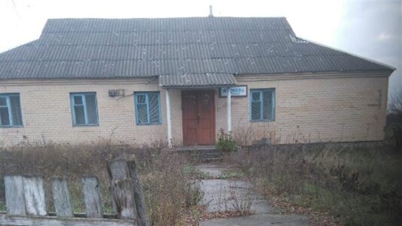 Продається нежитлове приміщення в селі Рогачів