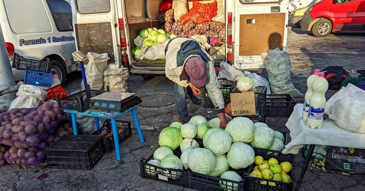 Ціни на ринку "Урожай" у Звягелі: скільки коштують продукти на початку січня