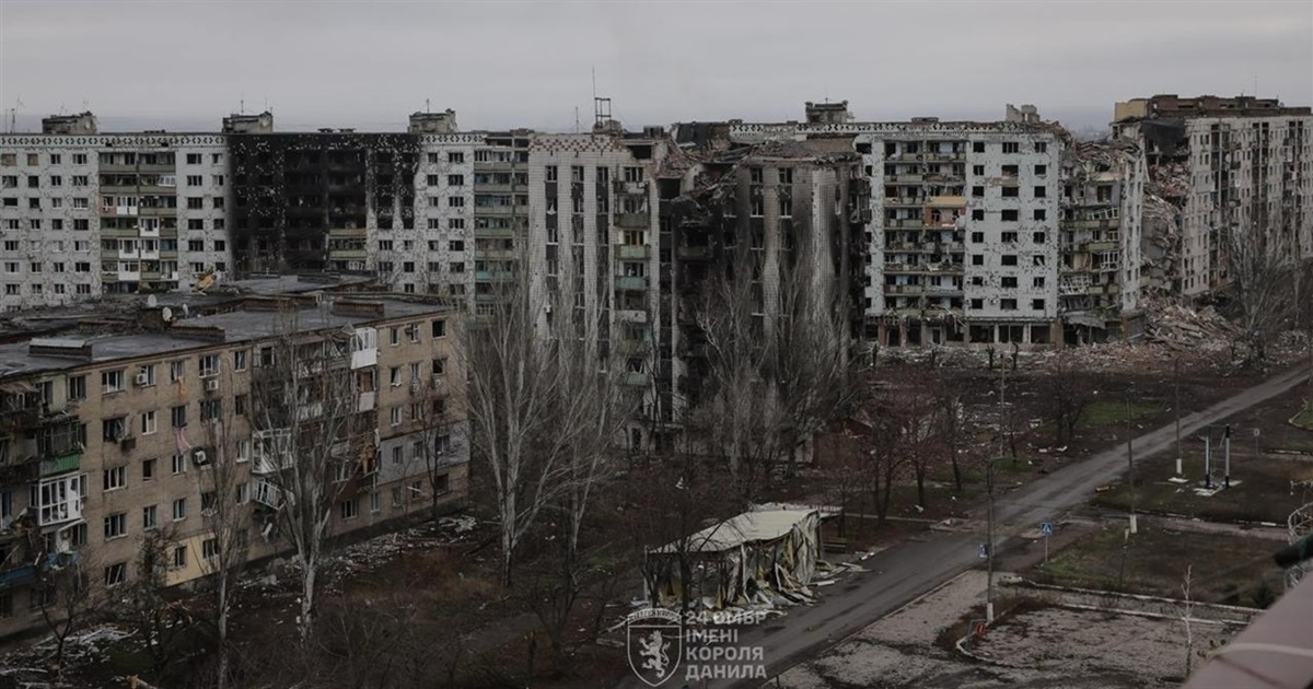 Лавров заявив, що Росія «не хоче завдавати шкоди» окупованим територіям України. І б’є по містах