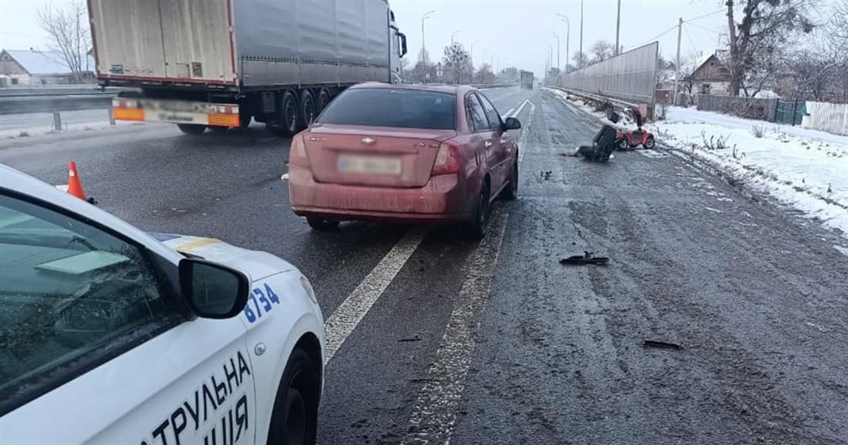 Слідчі шукають записи з відеореєстраторів та свідків ДТП, що сталася на Звягельщині