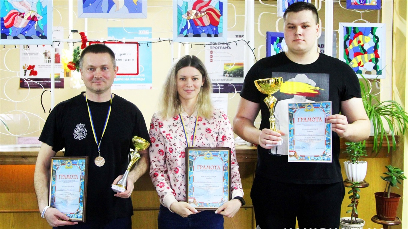 Поліцейська з Вараша стала кращою плавчинею в області