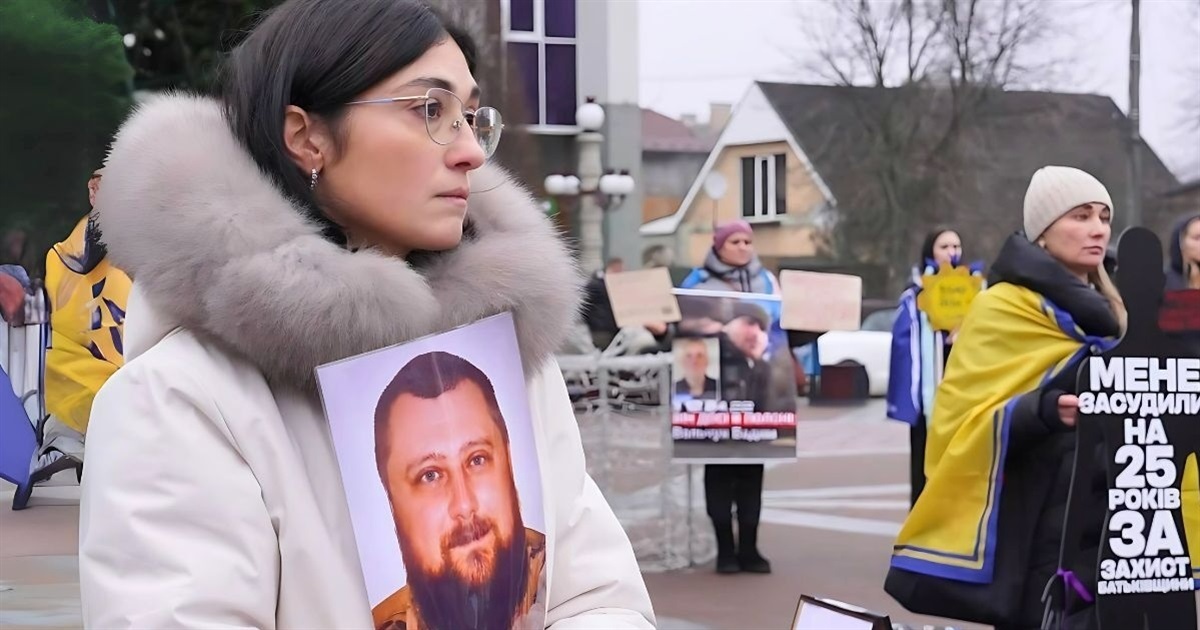 Наше кохання зародилось в “Азові”. Мій чоловік у полоні і я щодня борюся за його повернення