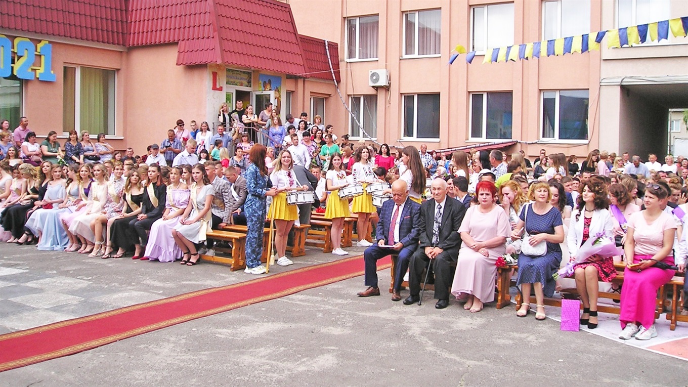 Двоє учениць Володимирецького колегіуму склали ЗНО на 200 балів