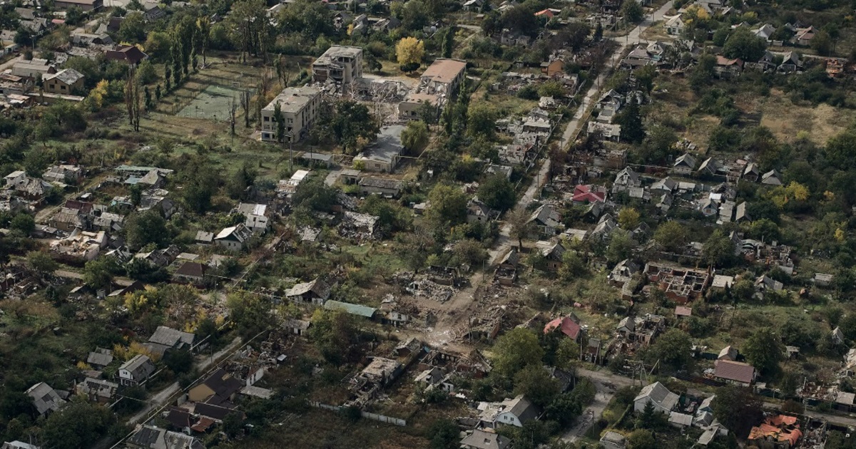 Росія відпрацювала під Покровськом нову тактику захоплення міст. Що чекає на Україну далі