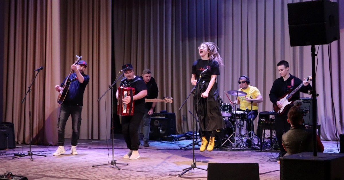 «Нам приємно бути тут»: гурт «Крутий заміс» на «Вінграновський ART FEST» у Первомайську