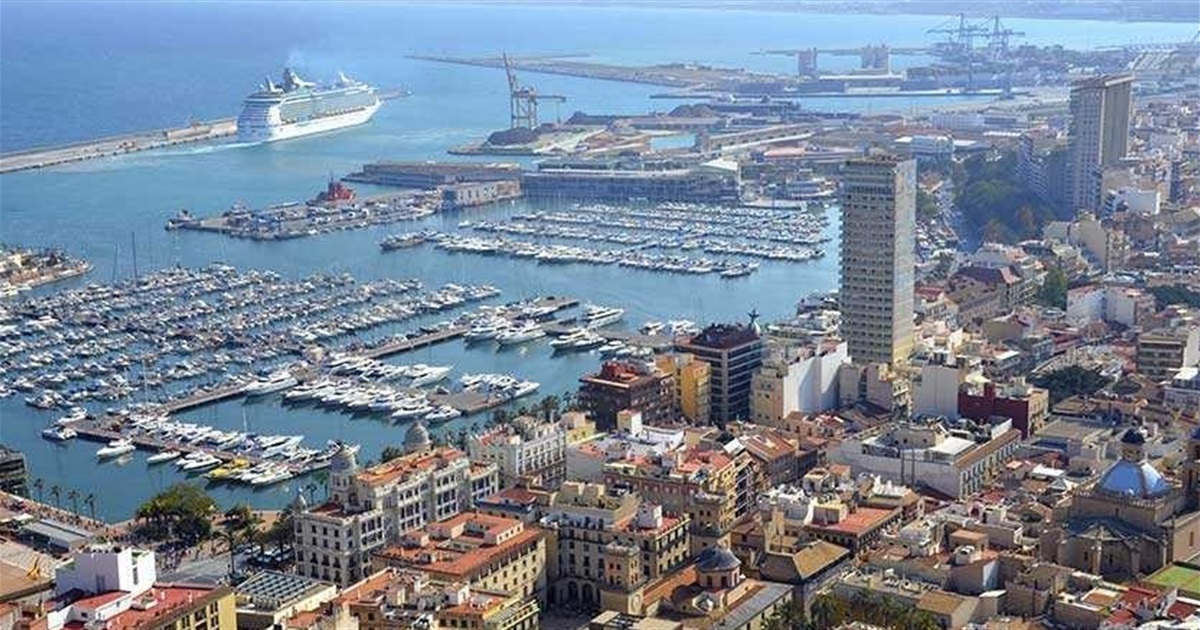 Валенсія — найкраще місто Європи для літньої відпустки. Що тут варто побачити