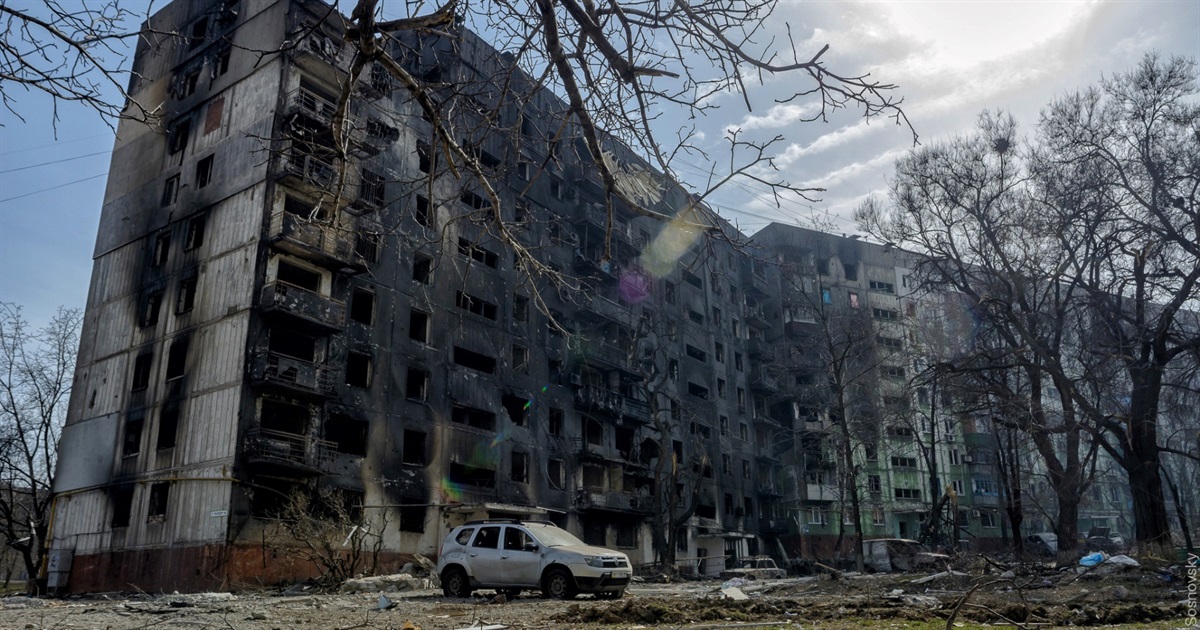 Чому переселенці з окупованих територій не можуть отримати гроші за житло. Історії трьох родин