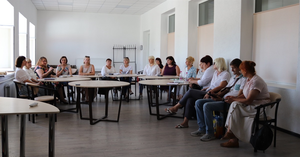 В ліцеї №2 у Жмеринці провели дискусійну панель на тему навчання під час війни: про що говорили