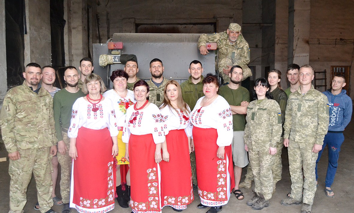 Гарний настрій військовослужбовцям подарували культпрацівники Срібненської сільради 