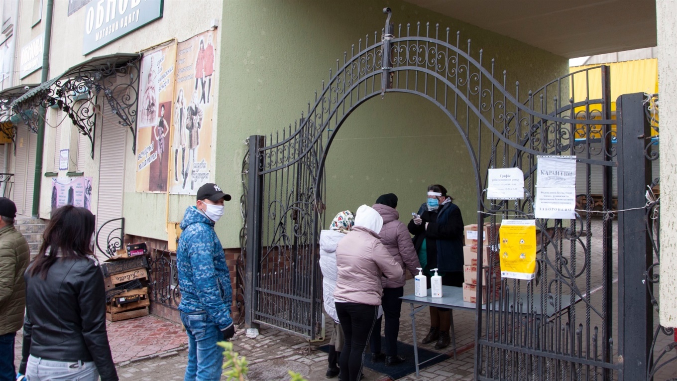 Після тривалої перерви у Чорткові запрацювали продуктовий ринок і м`ясний павільйон 