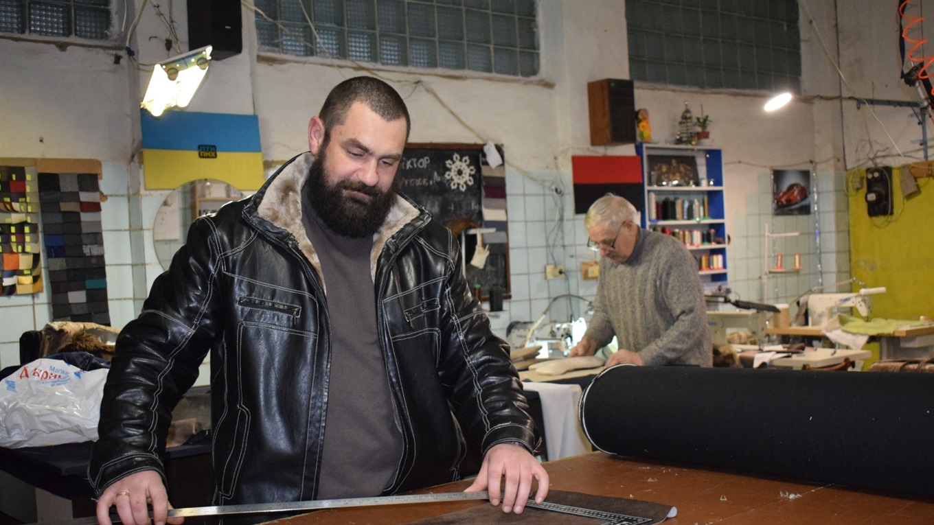 Власна справа АТОвця Олександра Гороха: трансформація із військового у реставратори меблів