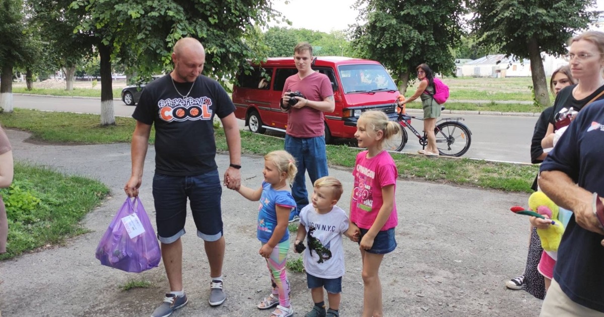 У Переяславі роздали продуктові набори багатодітним родинам та отримали вантаж для тварин