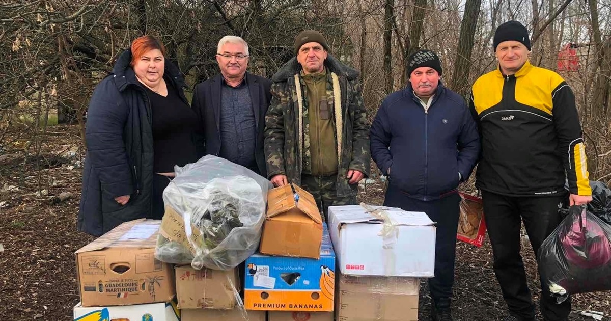 Буржуйки, теплі речі та продукти: жителі Клесова на Сарненщині відправили допомогу для захисників
