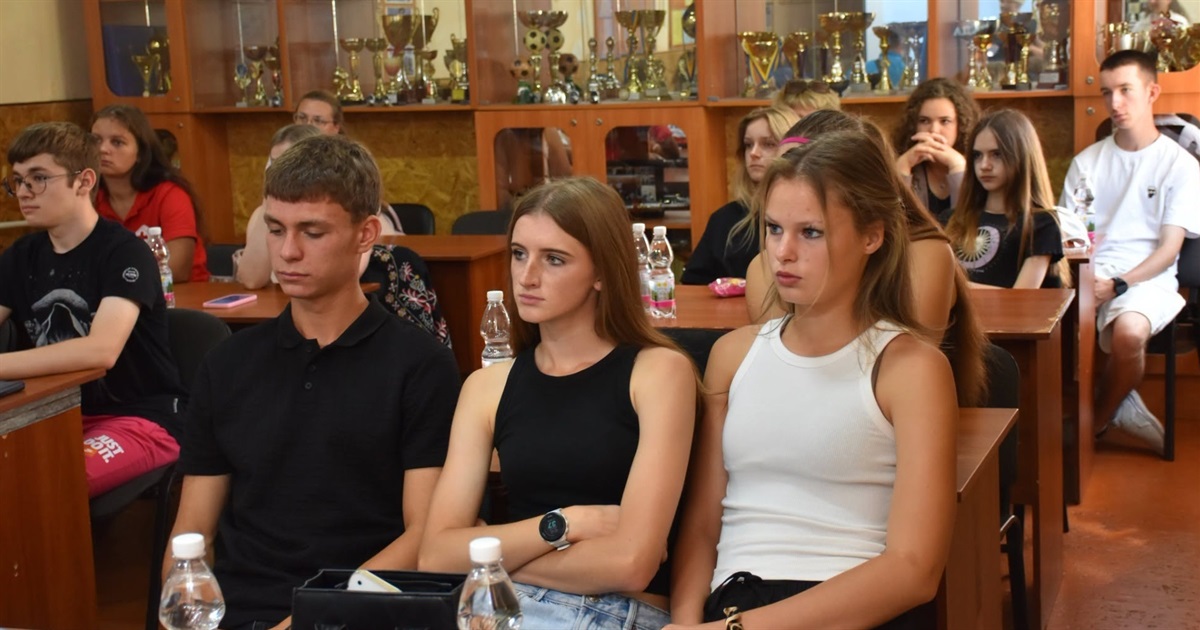 Молодь Старокостянтинова хоче впливати на майбутнє громади: обговорили створення Молодіжної ради