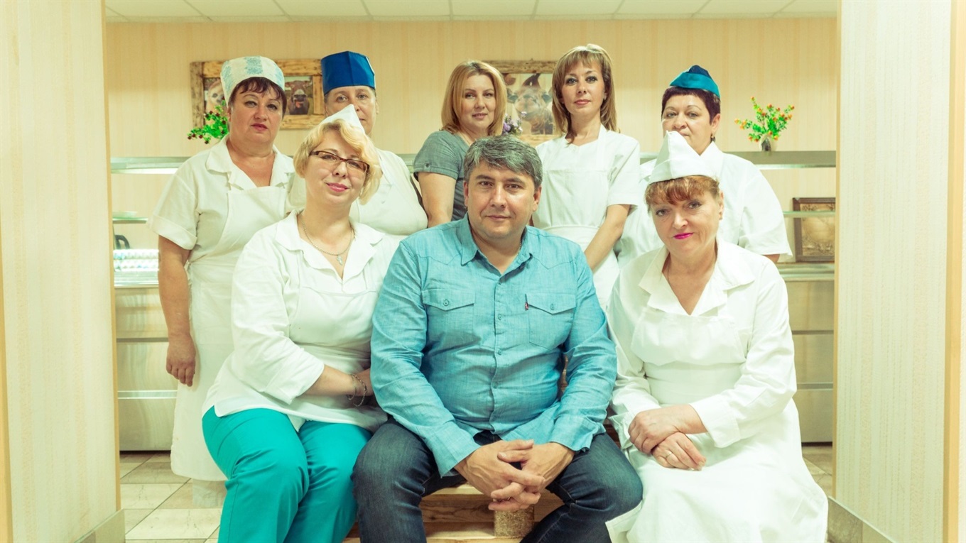 Тут обідають студенти, працівники прокуратури і суду. Чим особлива їдальня «Чорниця» в Маріуполі