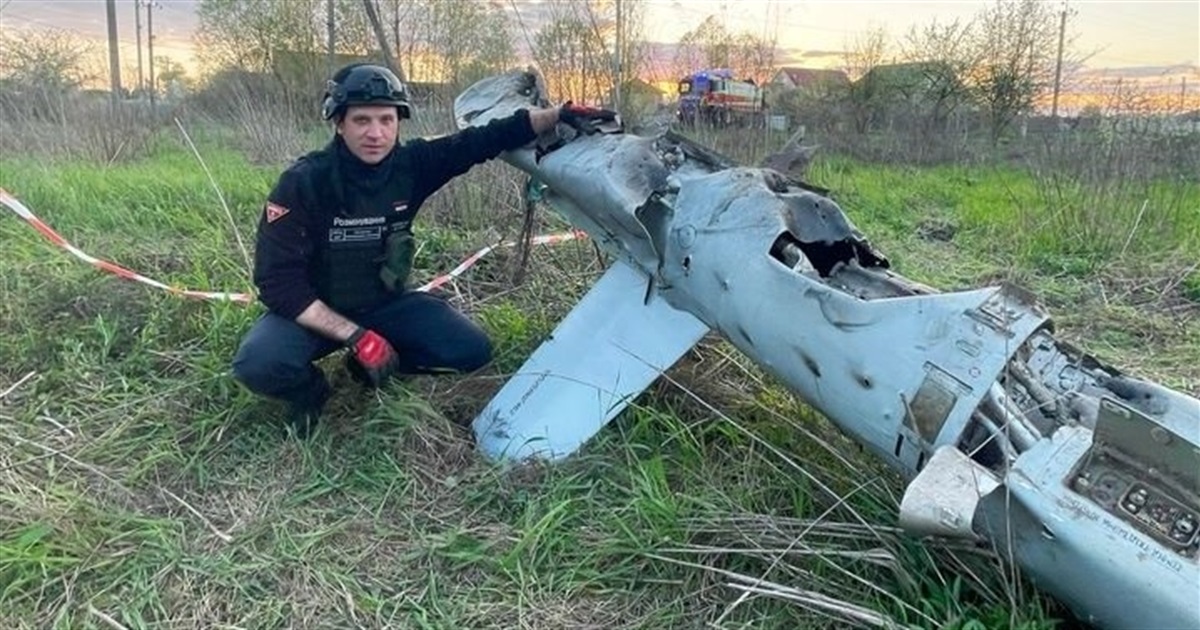 На Київщині рятувальники знищили російську крилату ракету Х-55, в Україні продовжать воєнний стан