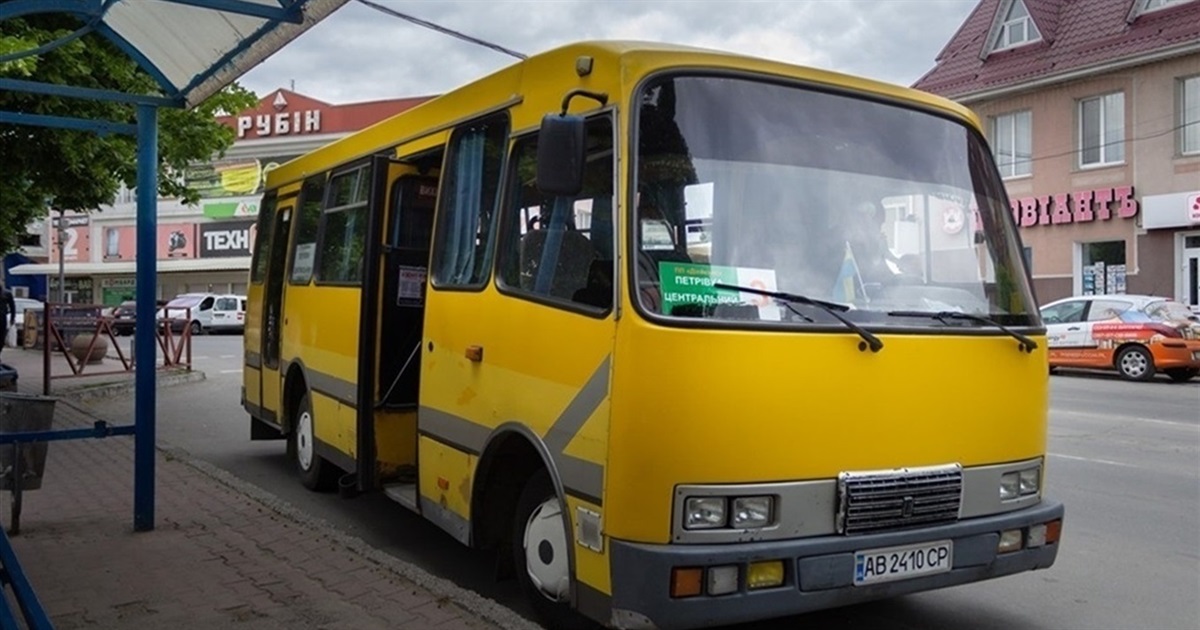 У Жмеринці 1 травня до міського кладовища курсуватиме громадський транспорт: графік та вартість