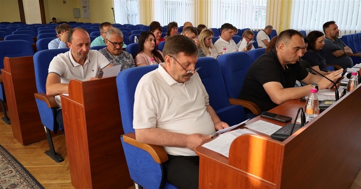 Які рішення ухвалив виконком Звягеля під час засідання 16 липня: подробиці