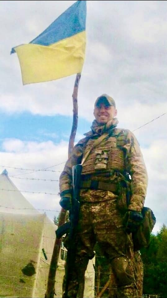 Артем захищав Україну з початку війни росії проти України