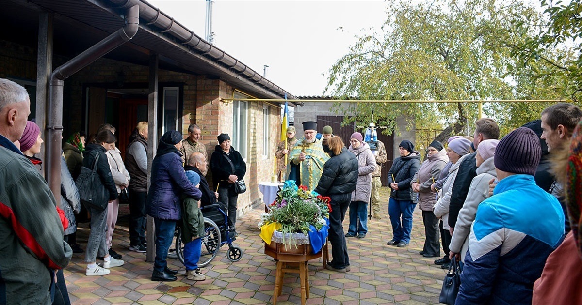 Був турботливим сином та люблячим чоловіком: в Кагарлику поховали воїна Євгенія Пасічного