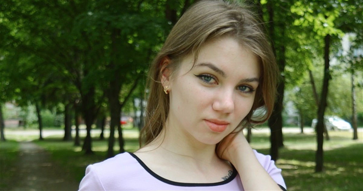 Медалістка Корюківської гімназії Іванна Кожем`яко мріяла про випускний, але війна його вкрала